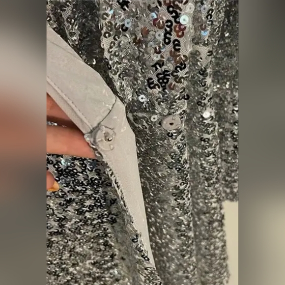 Large(NWT) H&M silver sequin wraparound dress - Picture 4 of 5